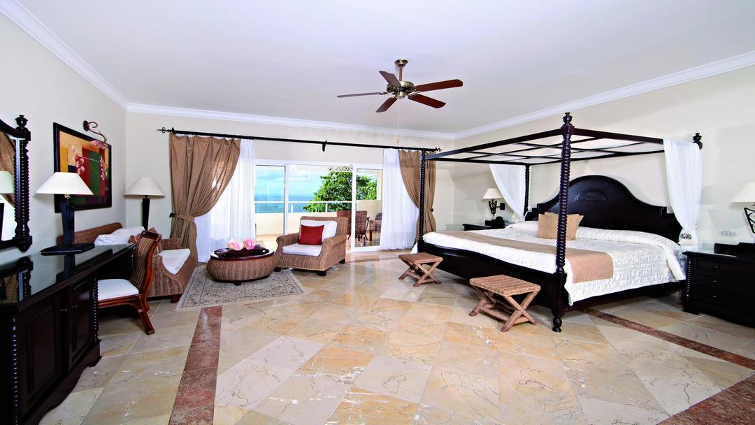 The luxury resort of Cayo Levantado is located on a private island.