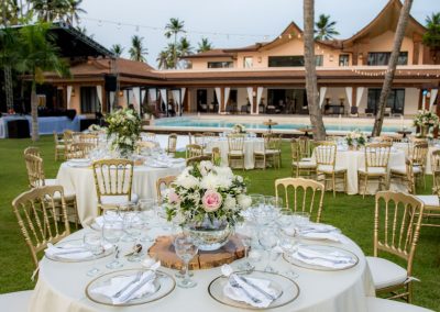 Destination wedding in a luxury villa